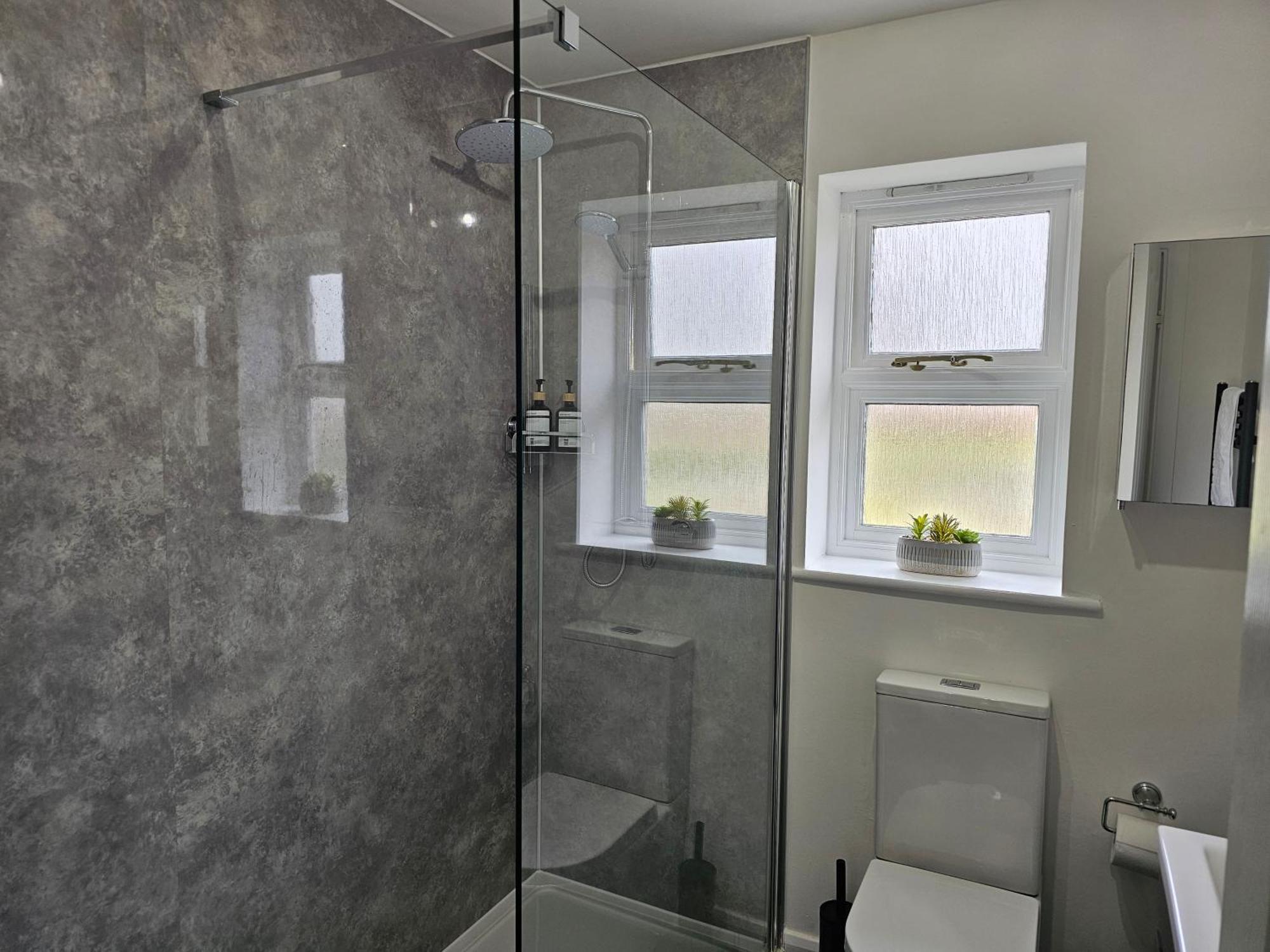 Pass The Keys Town Location For Shrewsbury With 3 Bedrooms Exterior photo