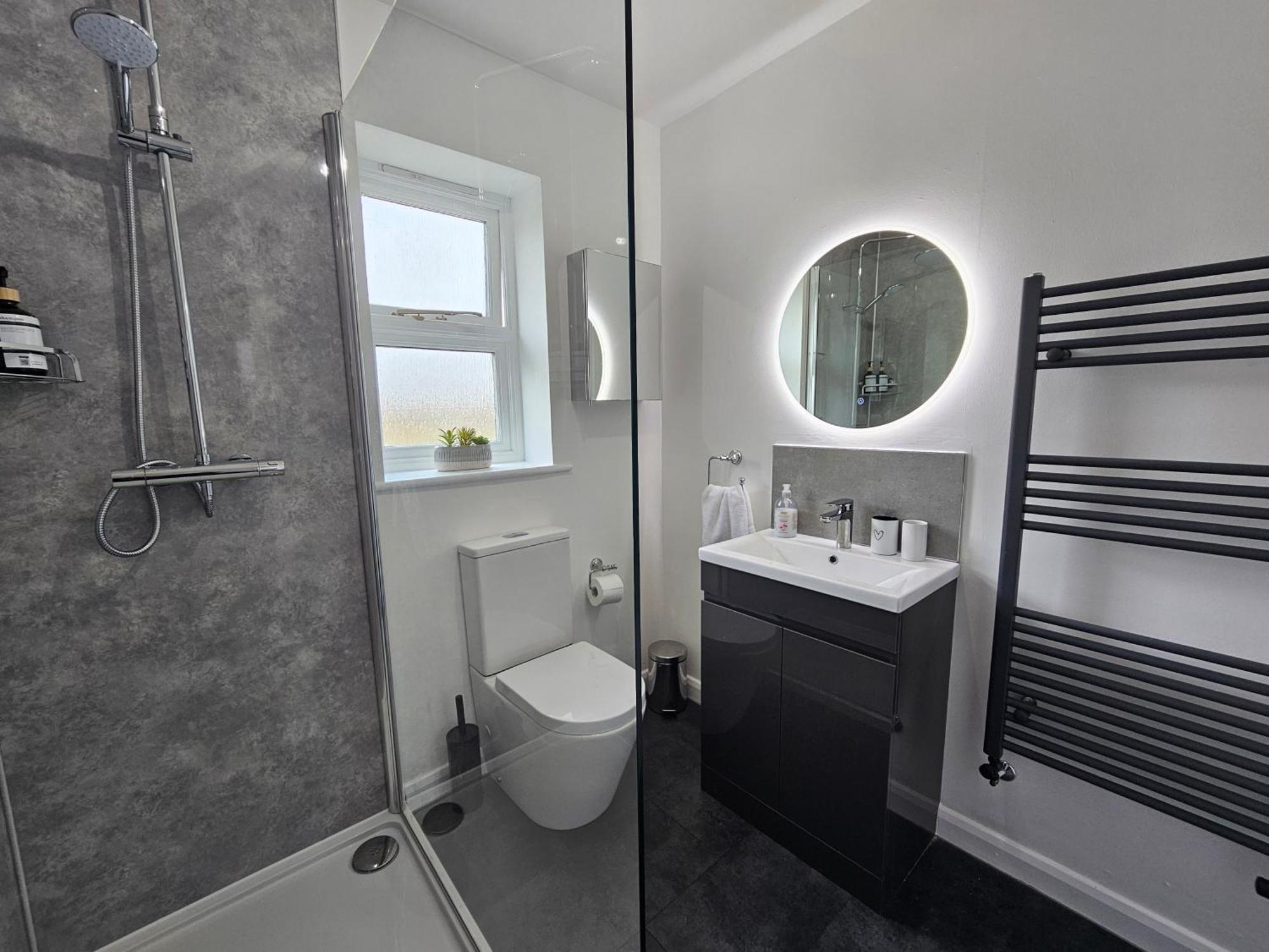 Pass The Keys Town Location For Shrewsbury With 3 Bedrooms Exterior photo